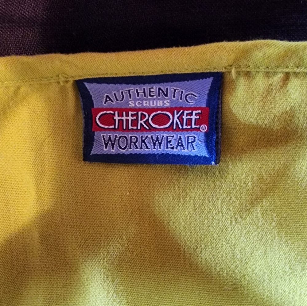 Cherokee Scrub Top - Picture 5 of 5